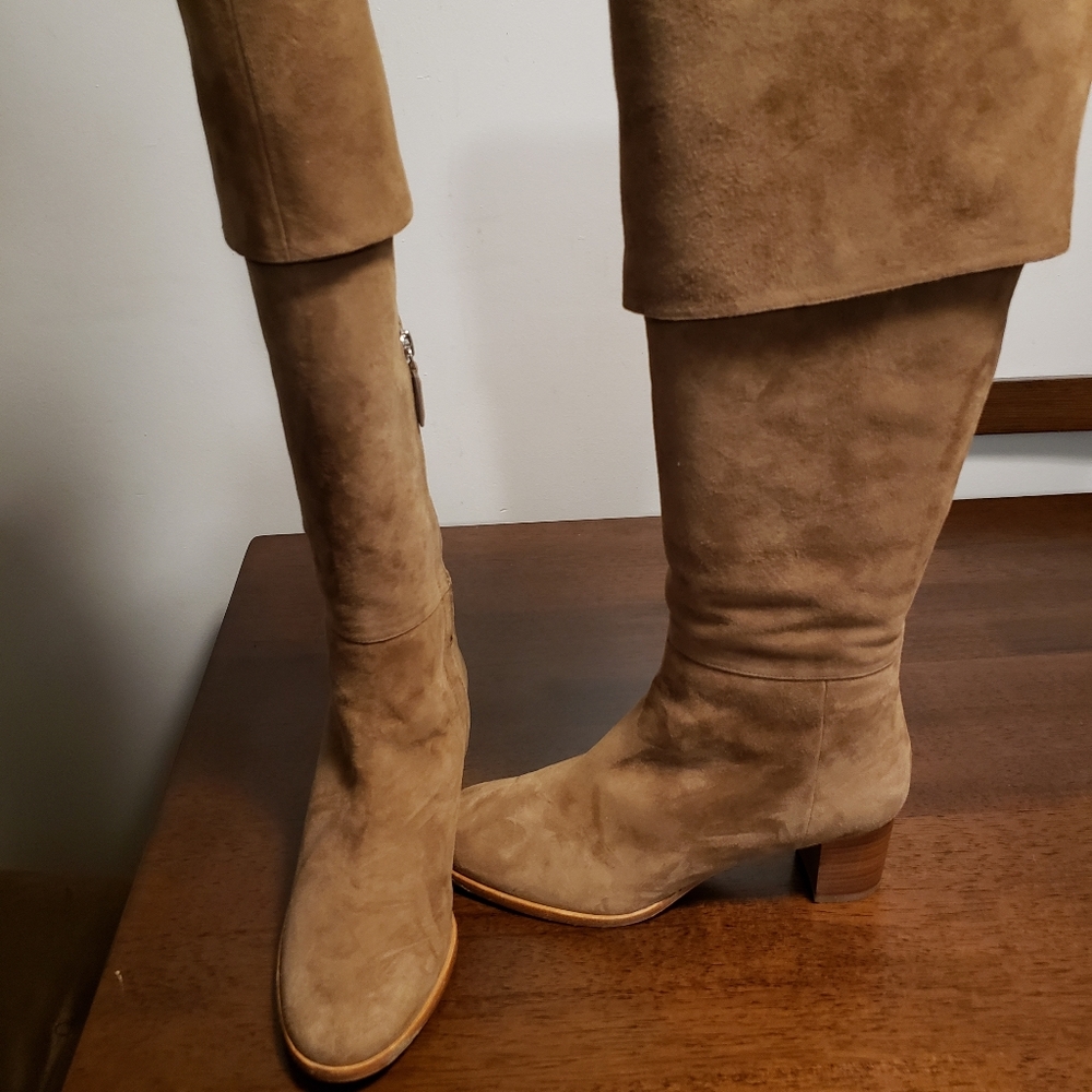 Boots - Picture 3 of 5